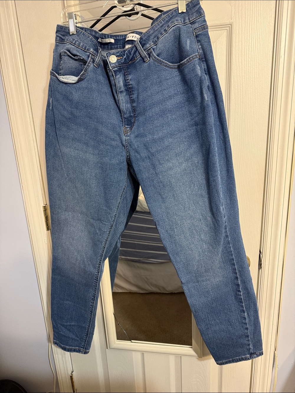 Ava & Viv Relaxed Boyfriend Jeans in Medium Blue Wash